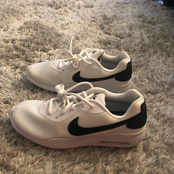 Nike Air Oketo Sneakers Black/White Size 8.5 - Picture 2 of 4